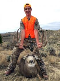 Guides Deer Hunts Wyoming Outfitters Guide Mule Deer