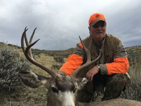 guided deer hunts wyoming outfitters