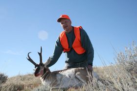 guided pronghorn antelope hunts wyoming outfitters