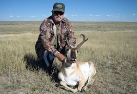 guided pronghorn antelope hunts wyoming outfitters