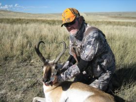 guided pronghorn antelope hunts wyoming outfitters