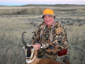 hunting outfitters wyoming, guided antelope hunts wy